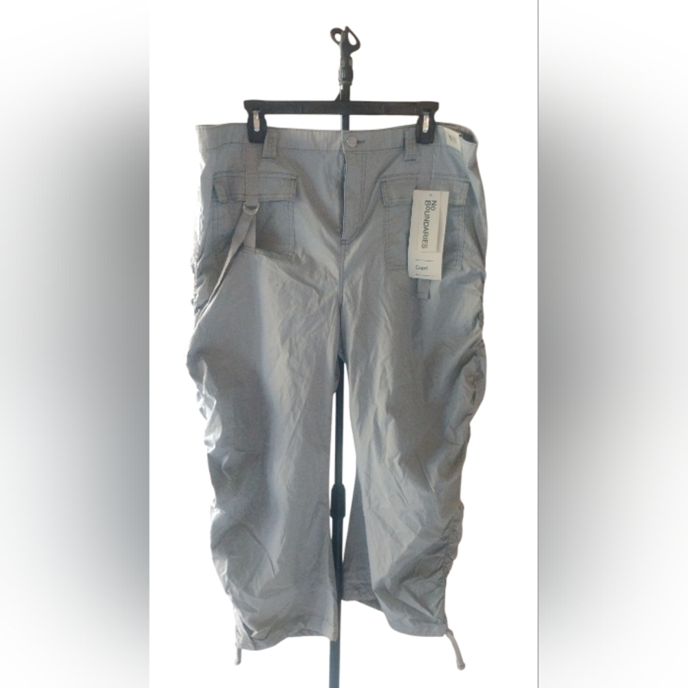 No Boundries Gray Capri Parachute Windbreaker Athletic Pants SZ XL NWT